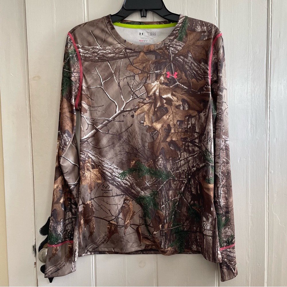 Camoflaged Under Armour Real Tree Xtra Heat Gear Fitted Long Sleeve Size Large